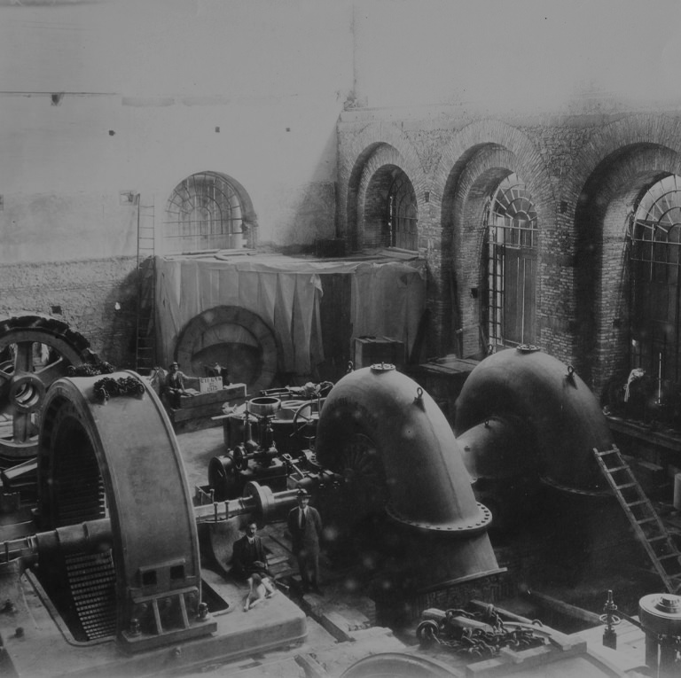 Black and white photos of some old machinery