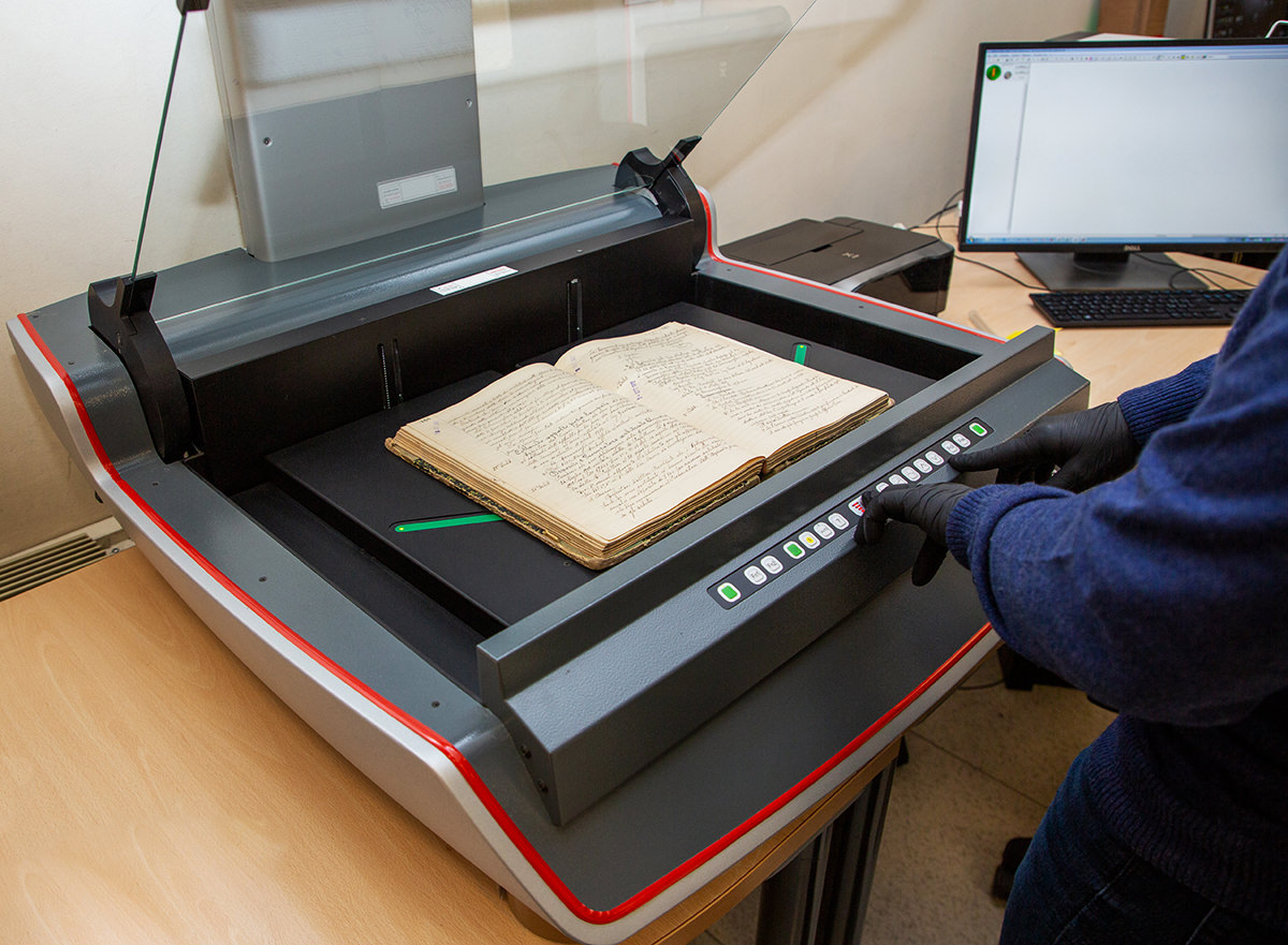 Photo of a book scanning machine