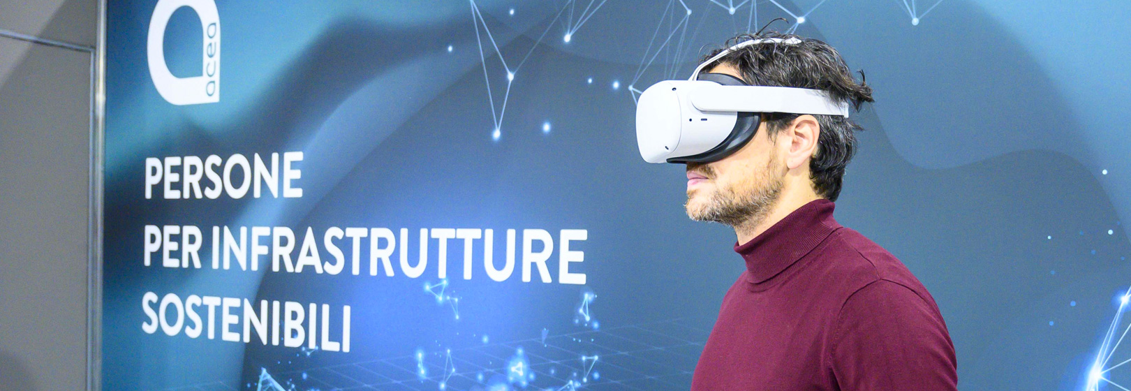 ragazzi indossano un visore VR