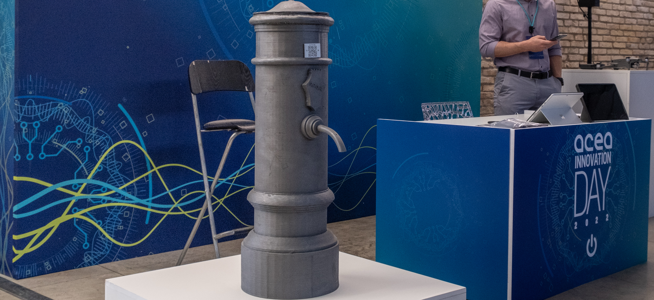 un nasone tipico di roma su uno stand degli innovation day