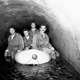 Fotografia d'epoca dell'interno della “fontana di mostra” dell’Acquedotto a Piazzale degli Eroi, Roma