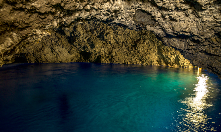 Cave of the Peschiera aqueduct.